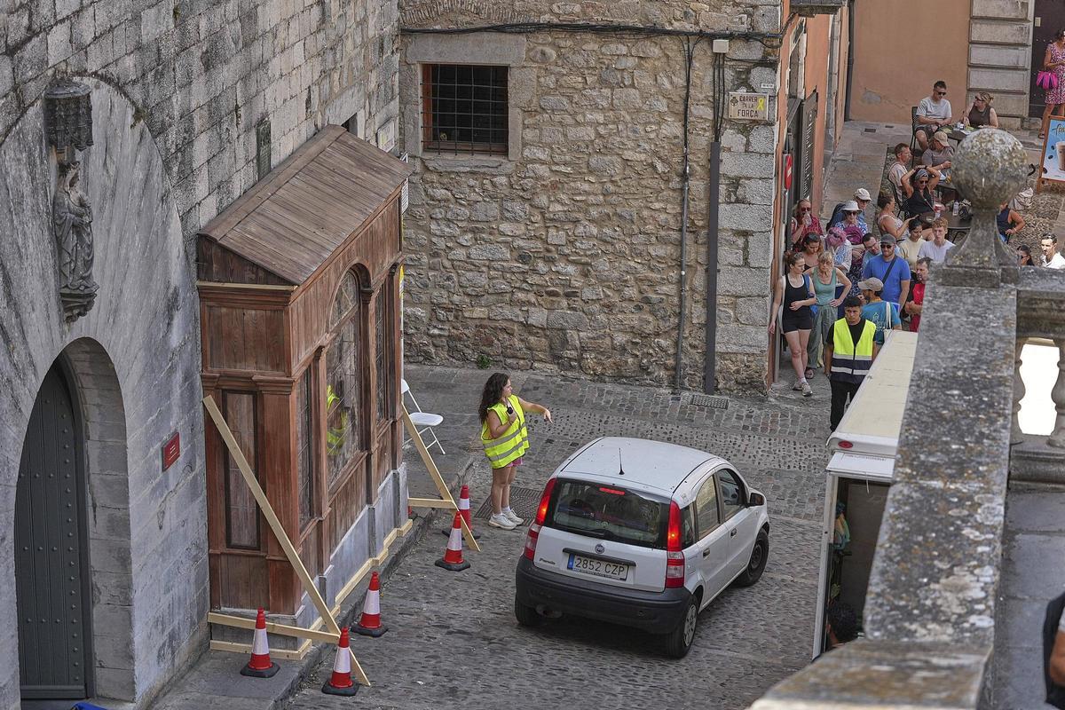 La plaça de la Catedral es prepara pel rodatge.