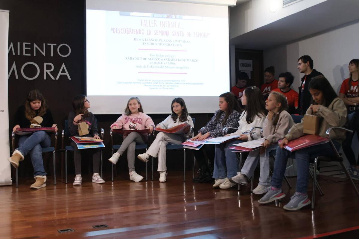 Entrega de premios del VIII concurso de dibujo infantil organizado por la Asociación Cultural Luz Penitente