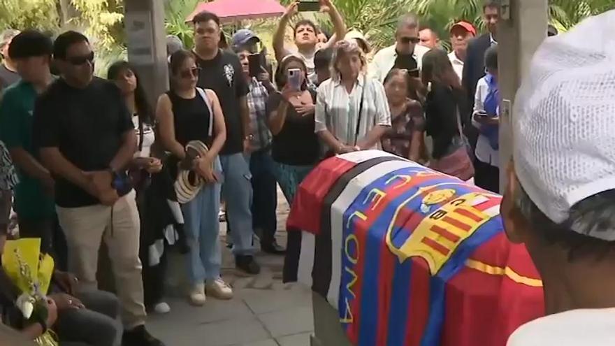Hugo Sotil fue enterrado en Huachipa