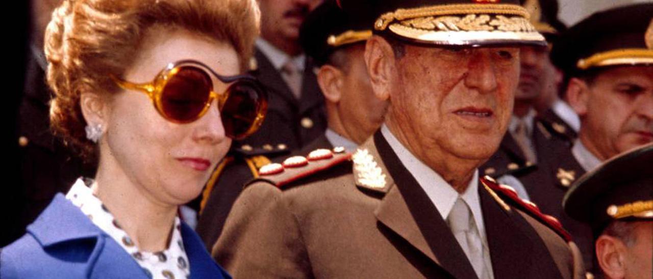 Isabel Perón y Juan Domingo Perón.