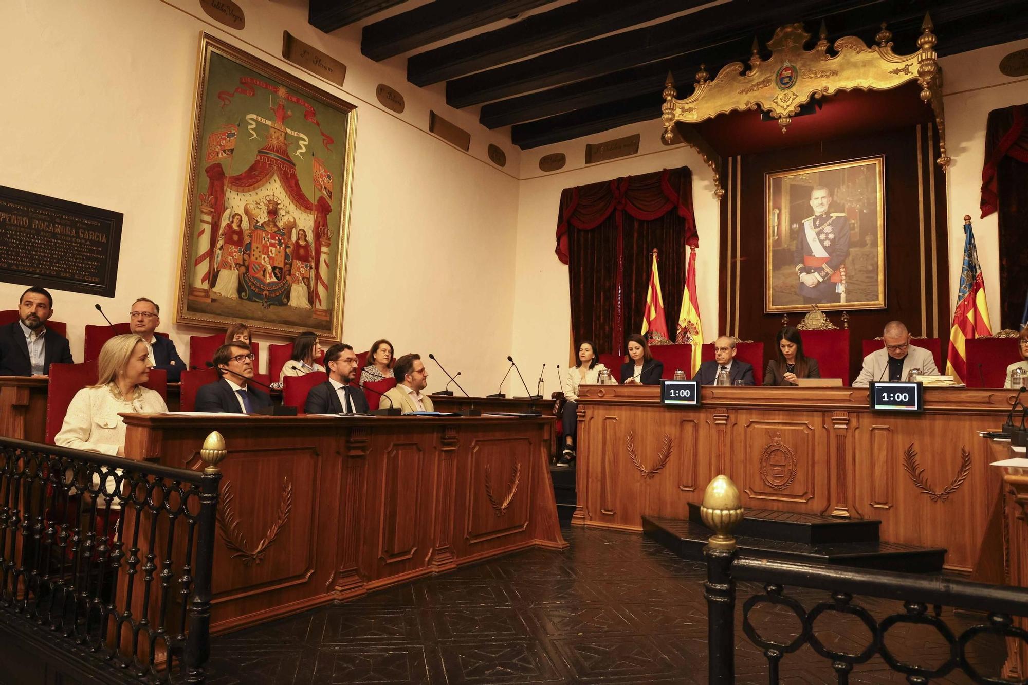 Pleno de ayuntamiento de Elche por la dimisión de José Navarro