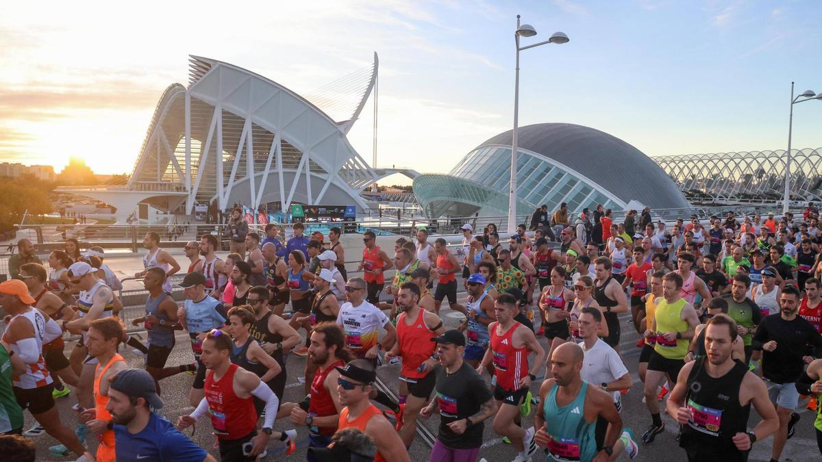 Salida del Maratón desde el puente de Monteolivete