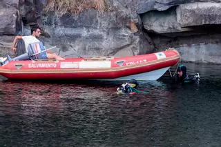 Buzos hallan el cuerpo sin vida de un niño en la laguna de Pedras Miúdas, en Catoira