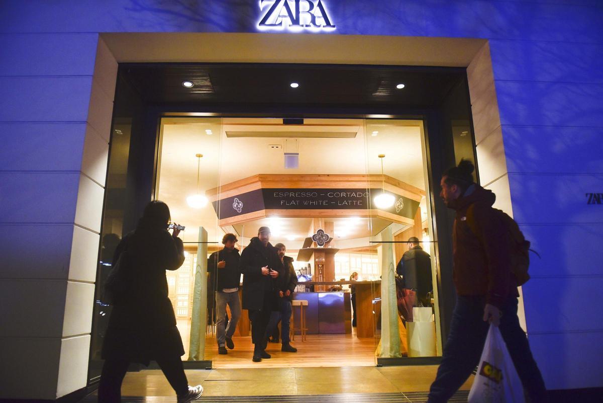 La primera tienda de Zara en Juan Flórez da su adiós definitivo