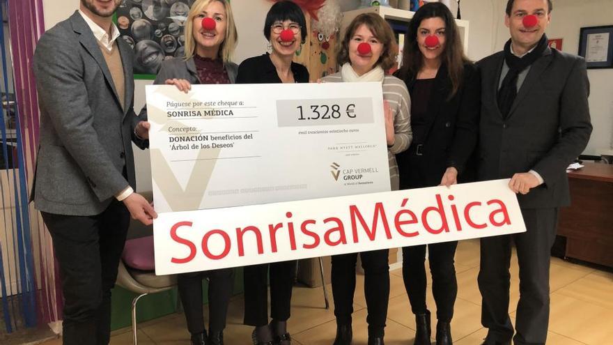 Cap Vermell Group dona 1.300 euros a Sonrisa Médica