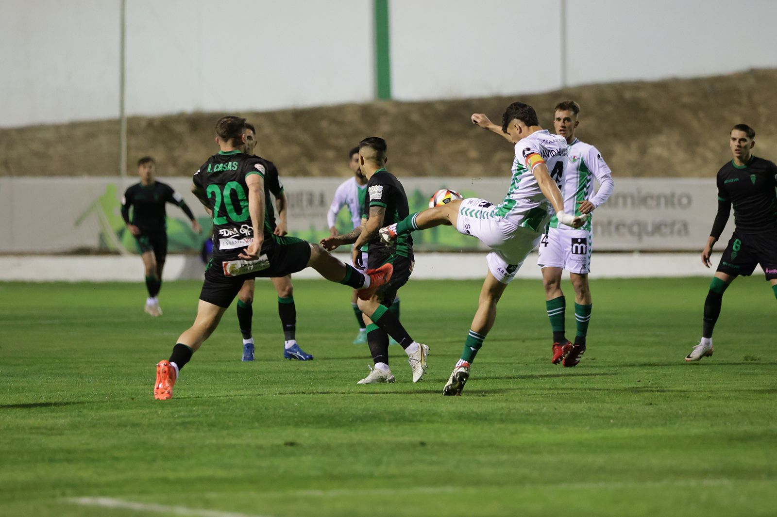 Antequera-Córdoba CF: las imágenes del partido en El Maulí