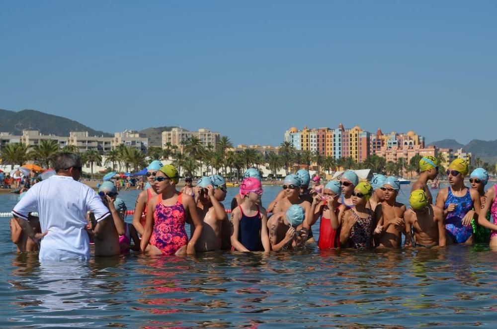 Más de 200 participantes 'se mojan' por la esclerósis múltiple en Playa Paraíso