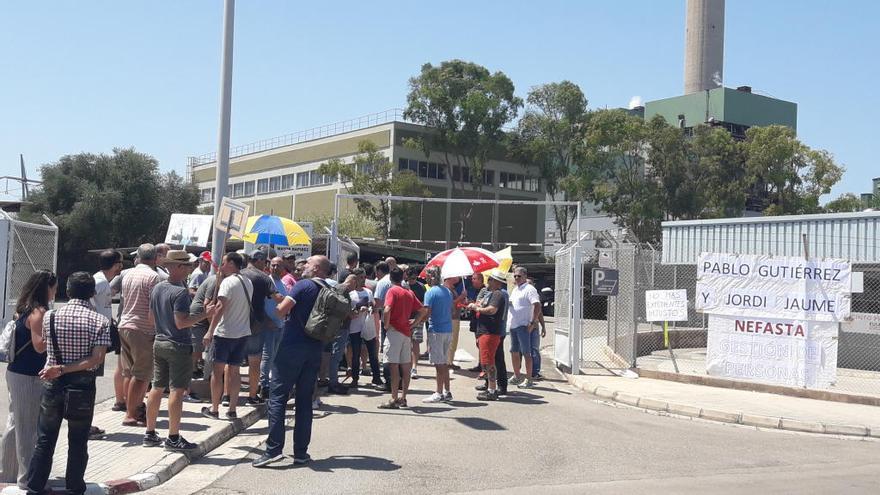 Imagen de la protesta de trabajadores de Es Murterar, hoy sobre las 14 horas.