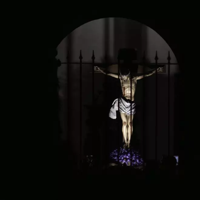 Orihuela se sume en el silencio