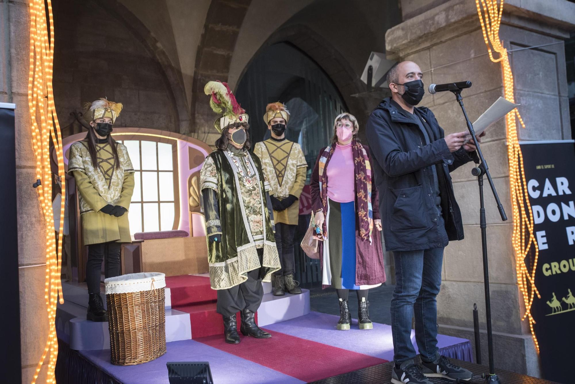 Gairebé 500 nens lliuren la carta al príncep Assuan el seu primer dia