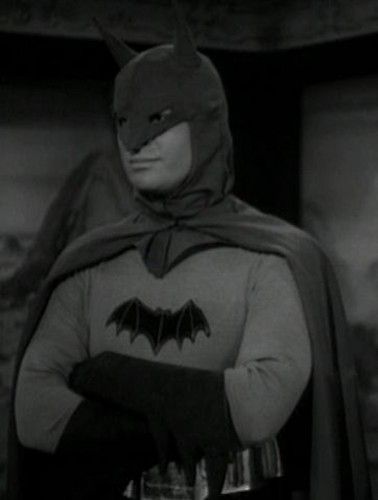 Lewis Wilson fue el primer actor en interpretar a Batman en 1943.