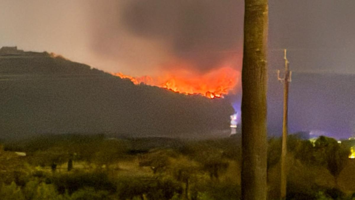 Eine MZ-Leserin beobachtete den Brand in Porreres vom Fenster aus.
