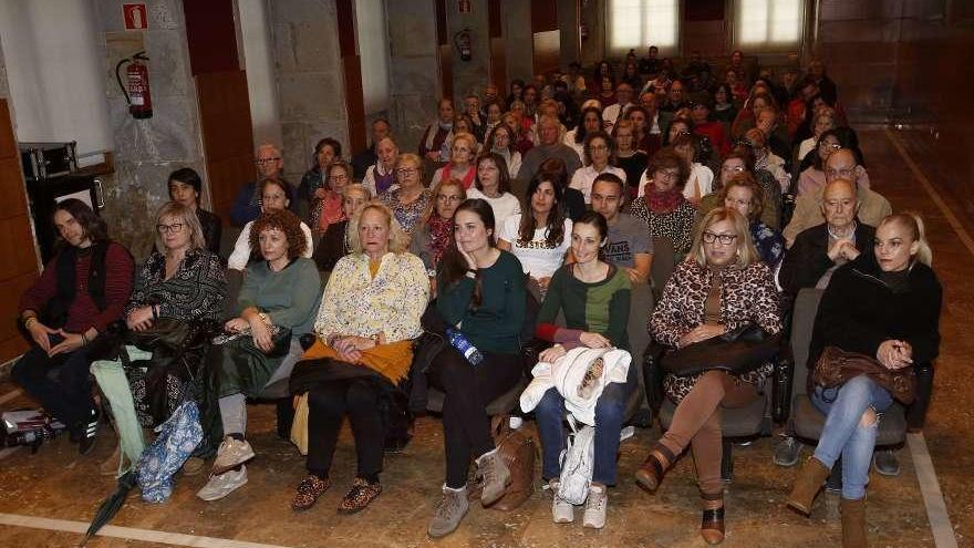 Público asistente al Club FARO de ayer, protagonizado por Carla Zaplana. // R. Grobas