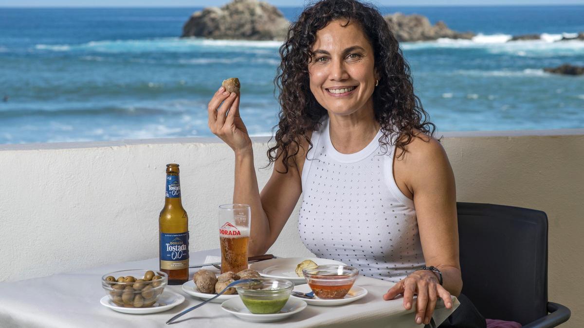 La actriz Toni Acosta, en Casa África (Tenerife), uno de sus restaurantes favoritos.