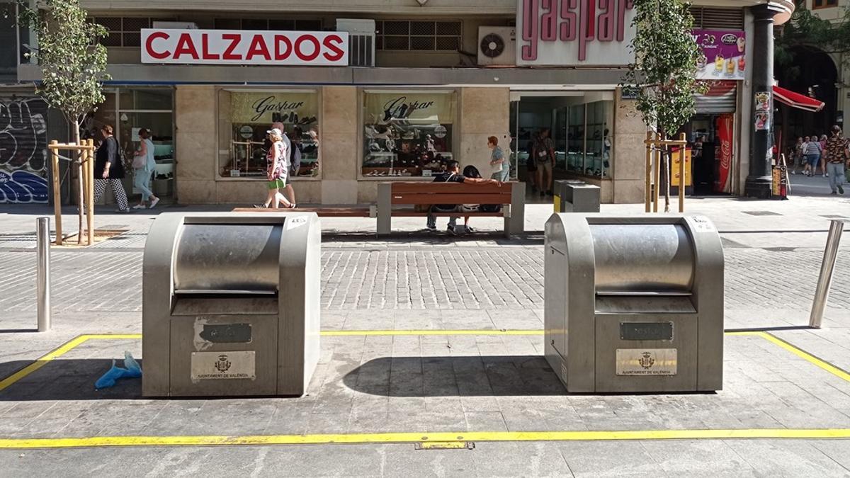 Isla de contenedores en València