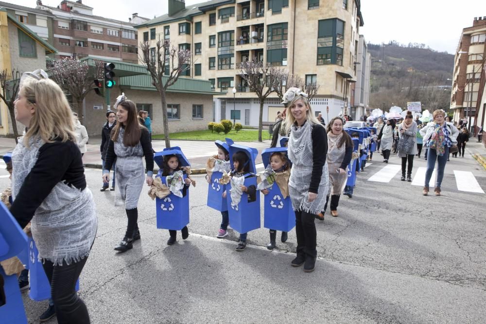 Desfile de Carnaval del colegio El Parque de Blimea.