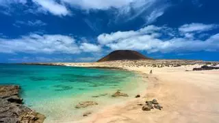 Sin asfalto ni coches: así es la única isla virgen de Europa escondida en Canarias en la que puedes acampar