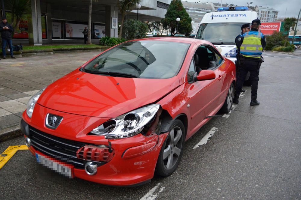 El vehículo se vio involucrado en un primer siniestro en la Avenida do Porto y en un segundo choque junto a la Casa del Mar - Huyó de ambos y la Policía Local lo localizó en la zona de Cuatro Caminos.