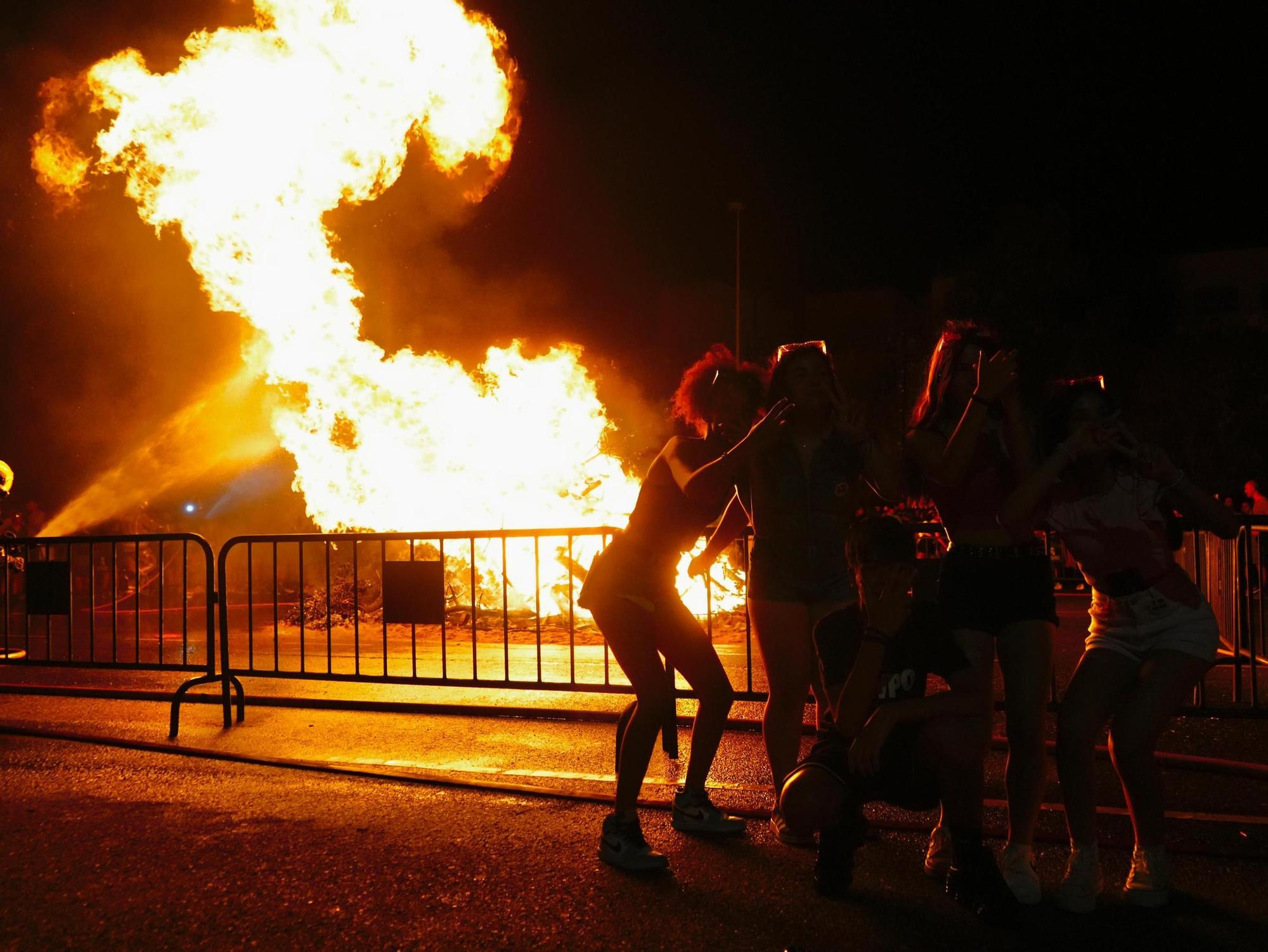 GALERÍA | Así ha transcurrido la hoguera de San Juan en Zamora: adiós a lo malo
