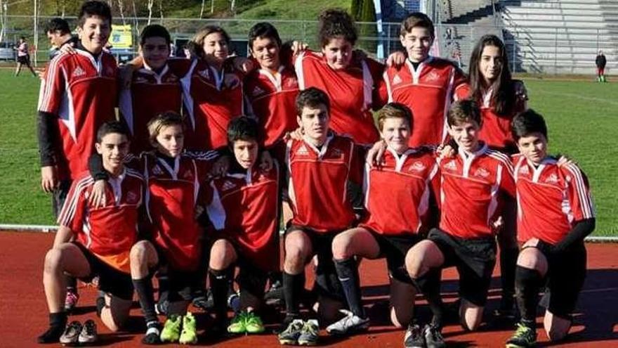 Equipo infantil del Pontevedra Rugby Club. // FdV