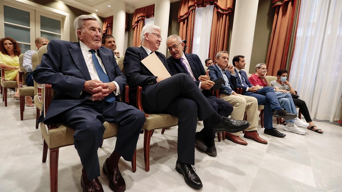 Manuel Hermoso, expresidente de Canarias, Pedro Pacheco y Daniel Cerdán.