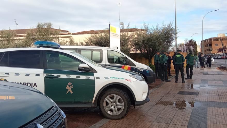 Amplio dispositivo policial en los juzgados de Cáceres: el alguacil de Hinojal presta declaración después de confesar el asesinato de Vicente