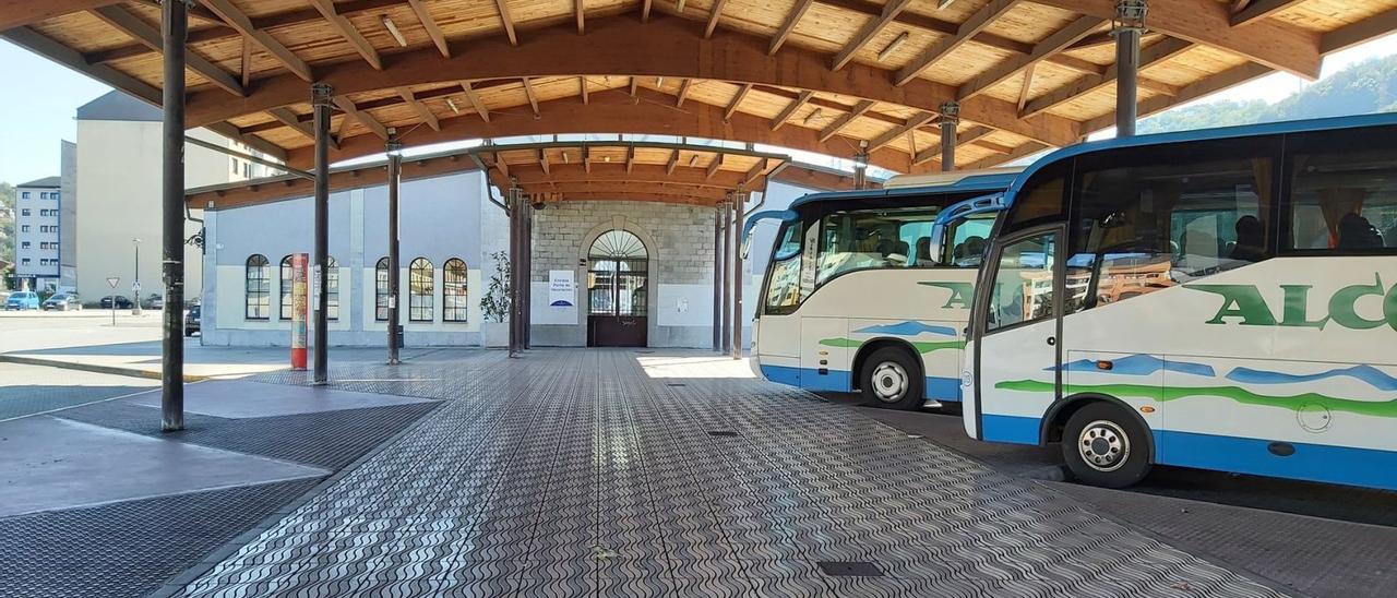 La estación de autobuses de La Felguera. | E. P.