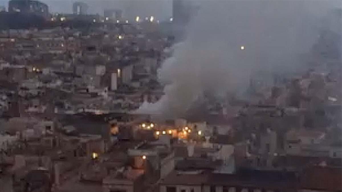Incendio en un inmueble cercano al Palau de la Música de Barcelona.