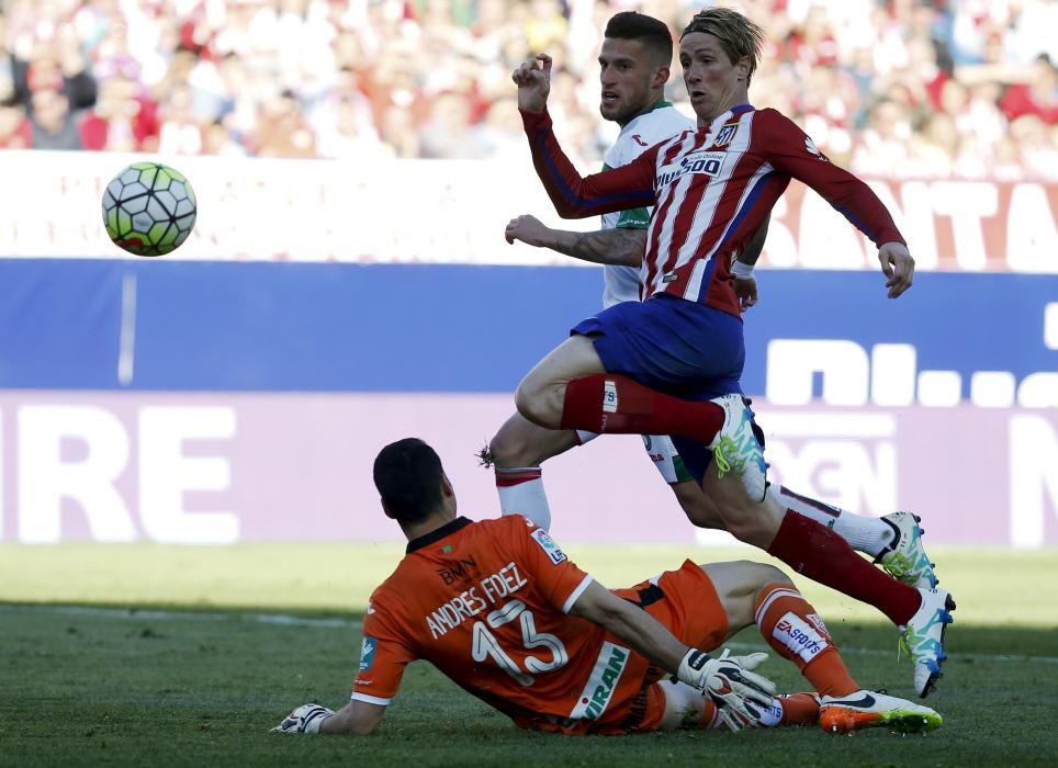 Imágenes del partido entre Atlético y Granada.