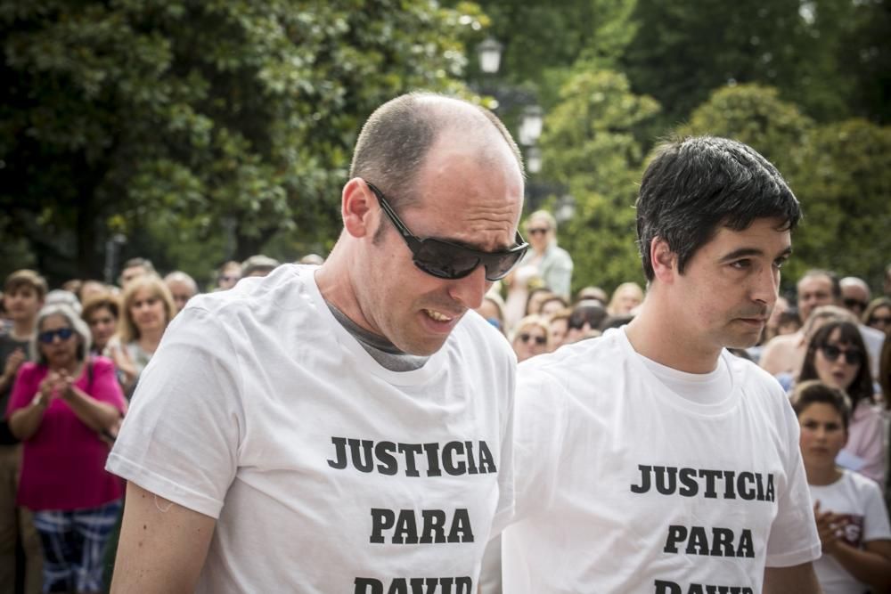 Concentración en Oviedo para pedir justicia para David Carragal