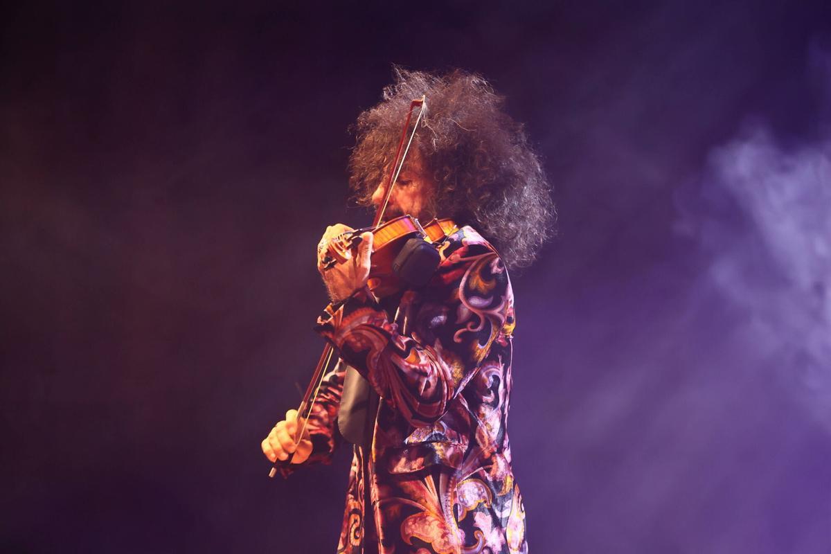 Ara Malikian hace vibrar al público de Oviedo con "Intruso"