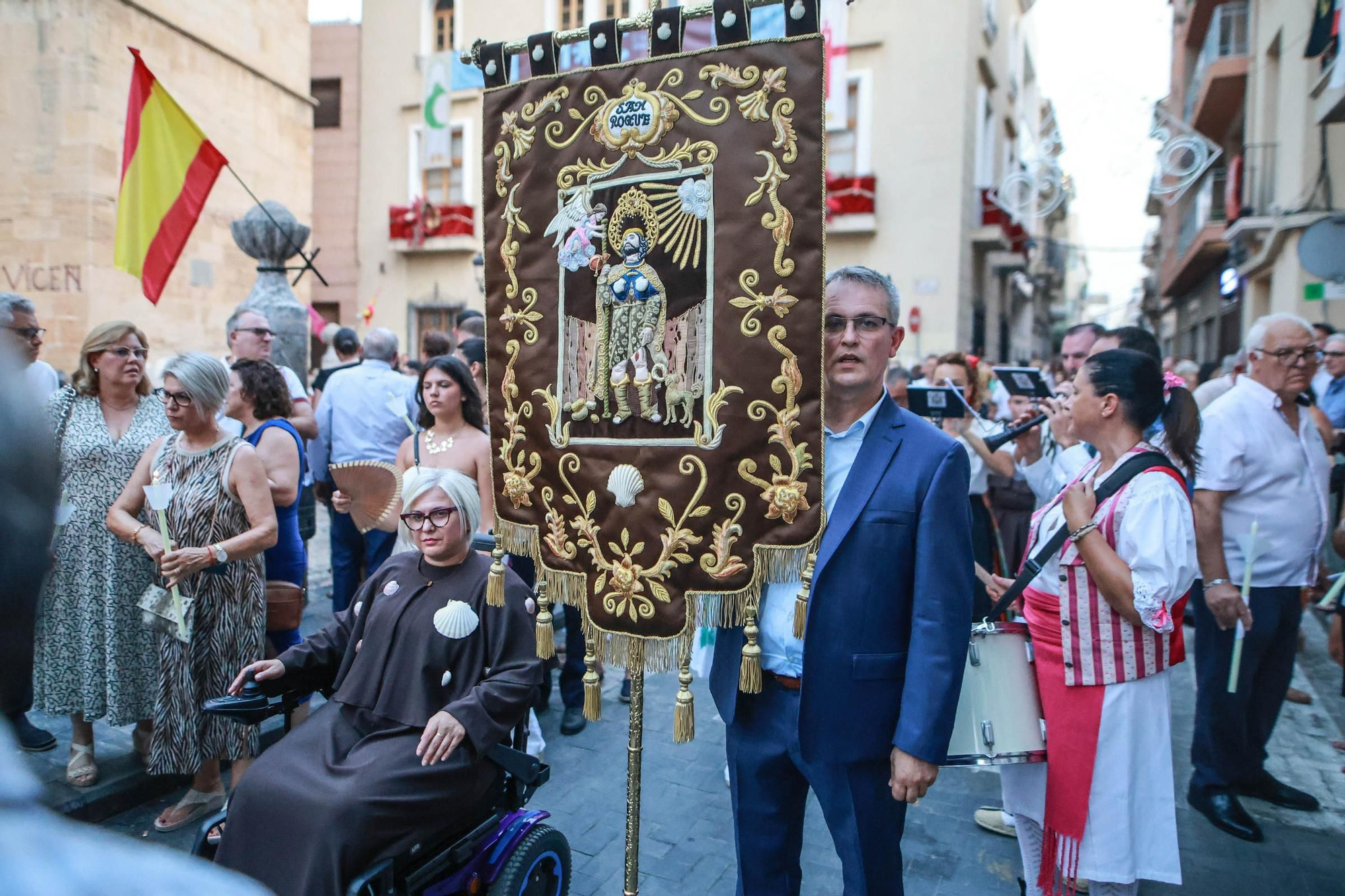 Aquí tienes las imágenes de la procesión de San Roque de Callosa de Segura, que cerraba las fiestas patronales de 2025