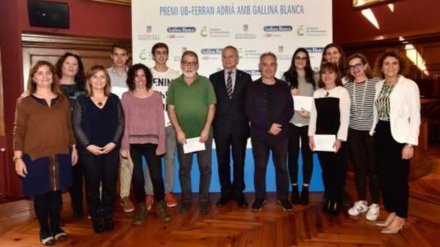 Les guardonades, amb Ferran Adrià i els promotors del premi.