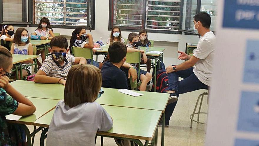 Alumnes amb mascareta en una escola de Barcelona.