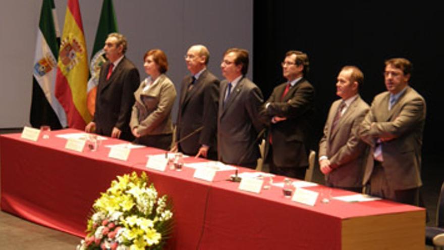 Vara presenta la universidad de mayores como referente de aprendizaje a lo largo de la vida