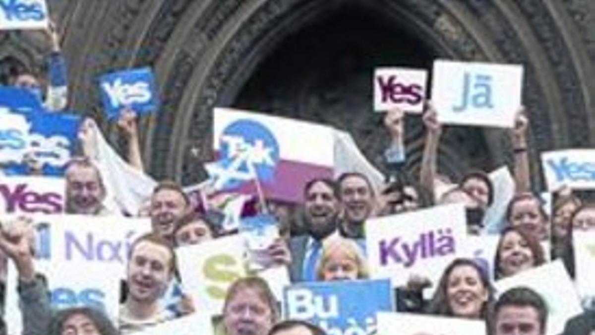 El nacionalista Alex Salmond, durante un acto a favor del 'sí' en Edimburgo, ayer.