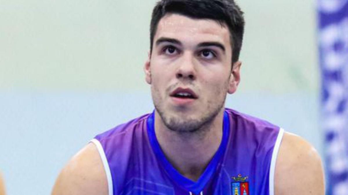 Javi Menéndez, con el Almansa.    | LNE