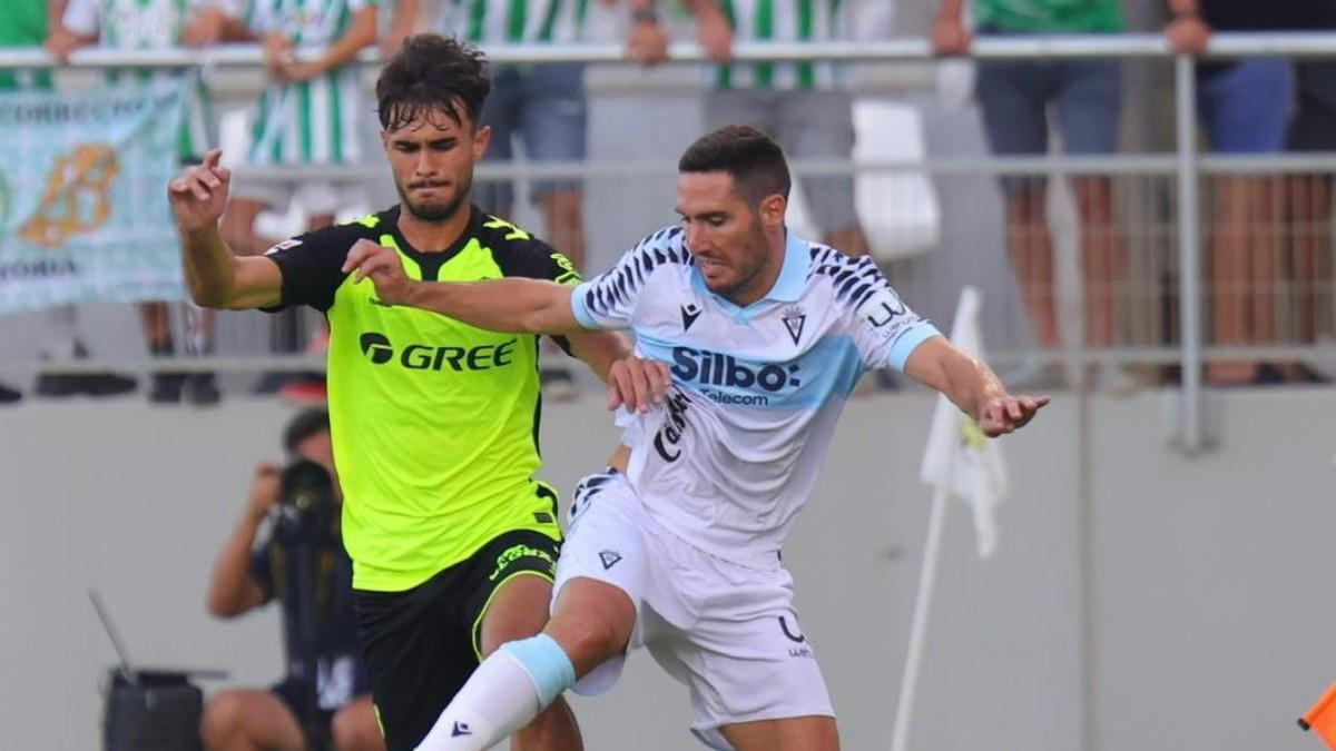 Acción del partido entre Betis y Cádiz