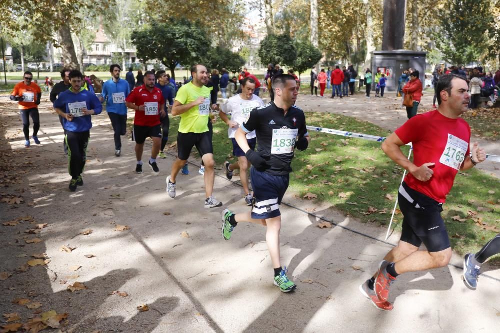 Más de 1.100 jóvenes atletas desafían a las bajas temperaturas para participar en la tradicional carrera de cross escolar.