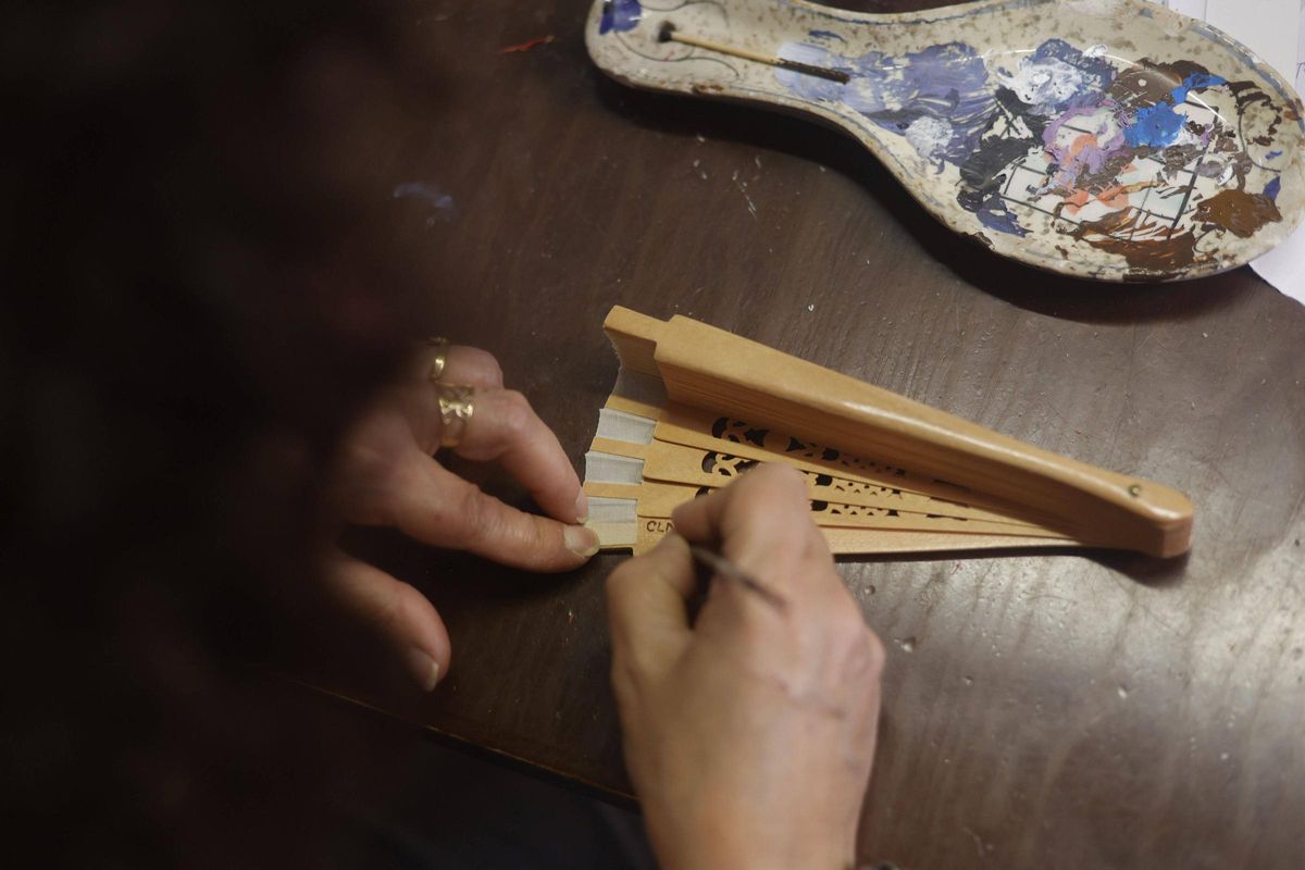 Trabajo de remate en un abanico
