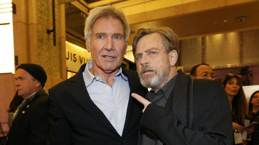 Hamill junto a Harrison Ford.