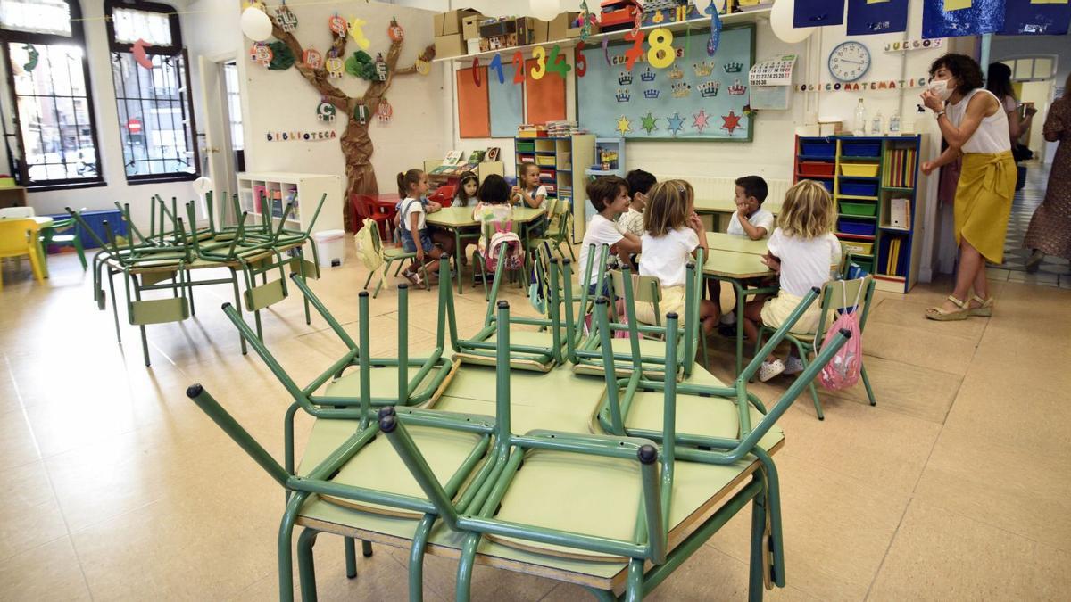 Varios niños de Infantil, en una escuela de Cartagena.