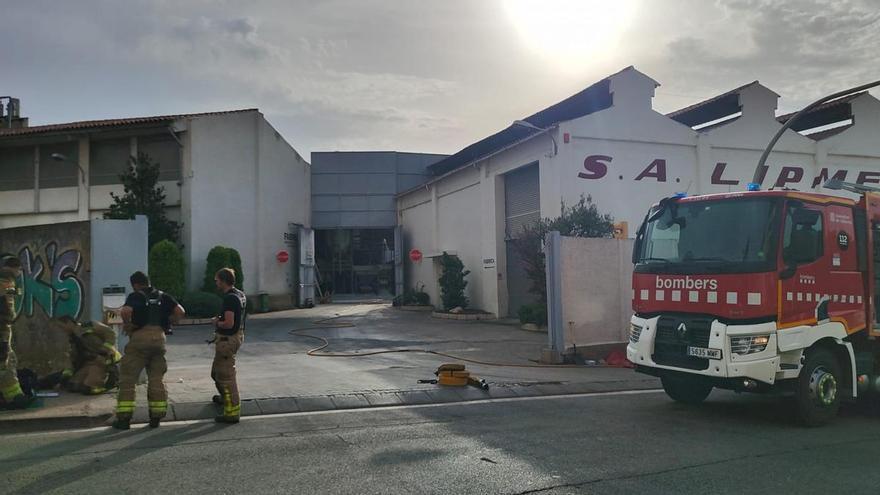 Incendi a la fàbrica Lipmes de Manresa
