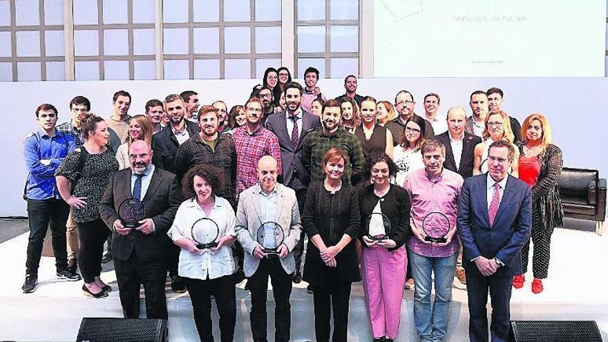 Foto de familia de los premiados en la pasada edición.