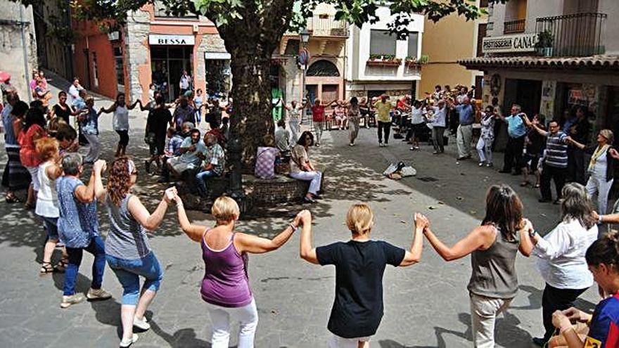 Sardanes a la Festa Major de Sant Llorenç de Morunys