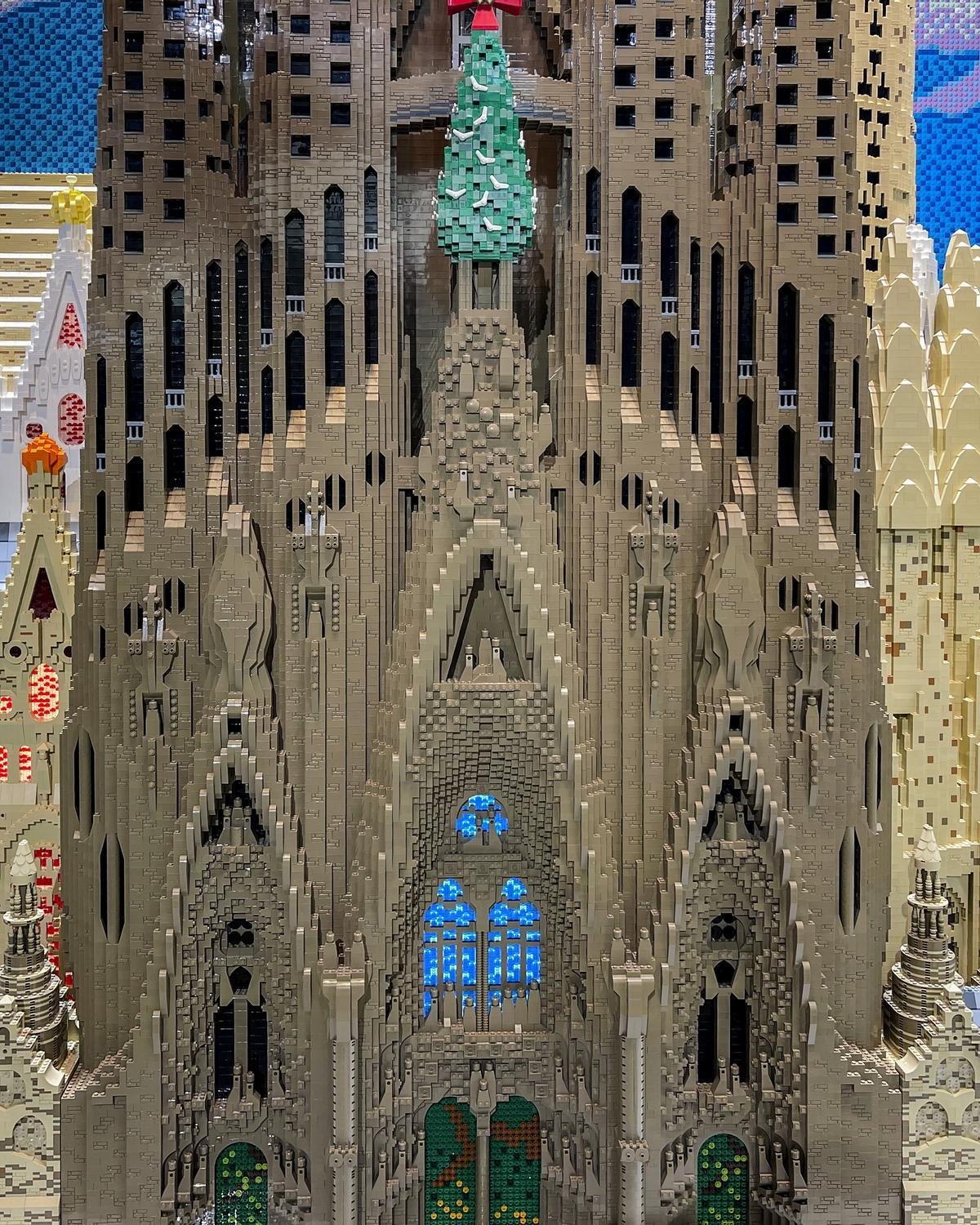 La Sagrada Família tiene su réplica de piezas en la tienda de Lego en Barcelona.