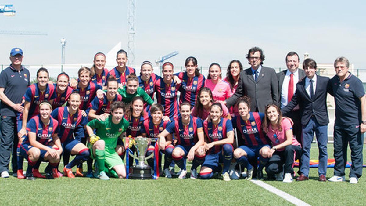 Las jugadoras del Barça, con el título de Liga