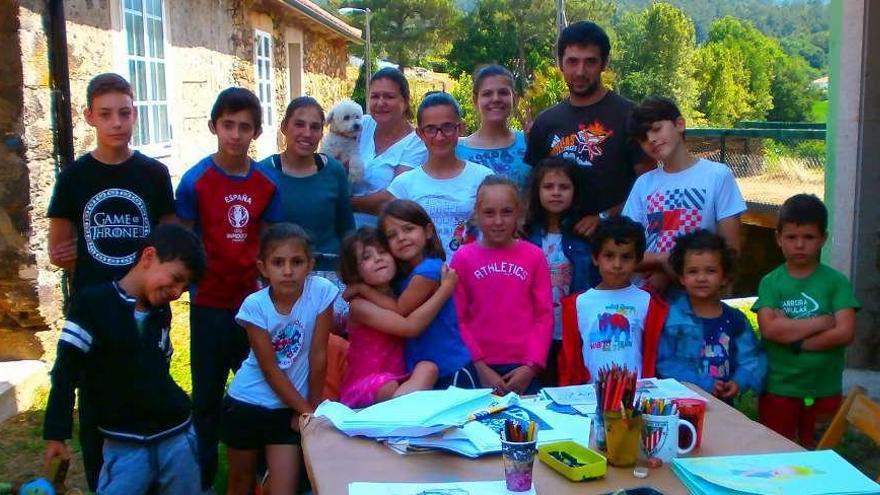 Participantes, ayer, en la actividad de la fundación A Solaina, en Piloño // C.L.