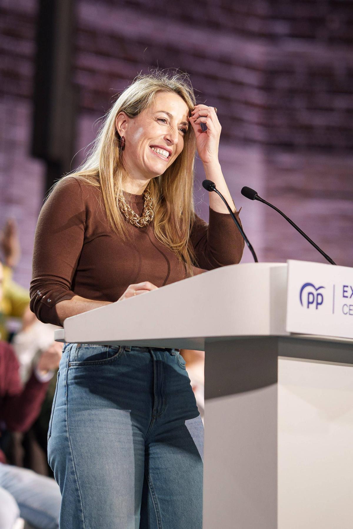 FOTOGALERÍA | El acto de Feijóo y Guardiola en Lobón, en imágenes