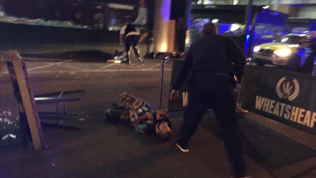 Uno de los atacantes de Londres abatidos por la policía